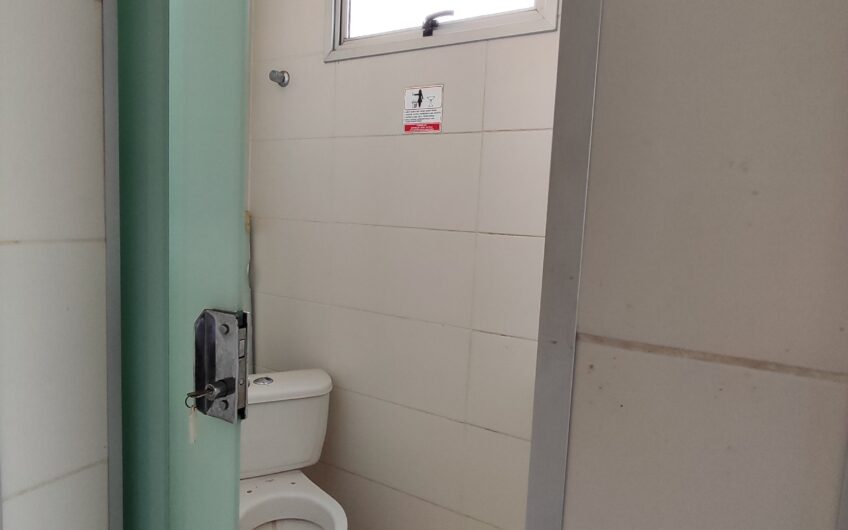 ALUGA-SE SALÃO COMERCIAL